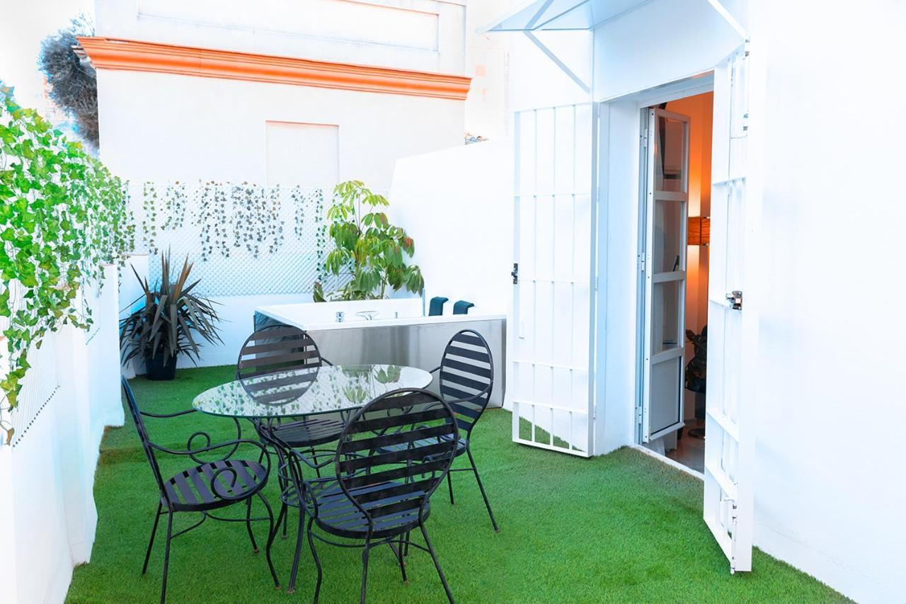 Downtown Apartment With Private Terrace & Jacuzzi Sevilla Eksteriør billede