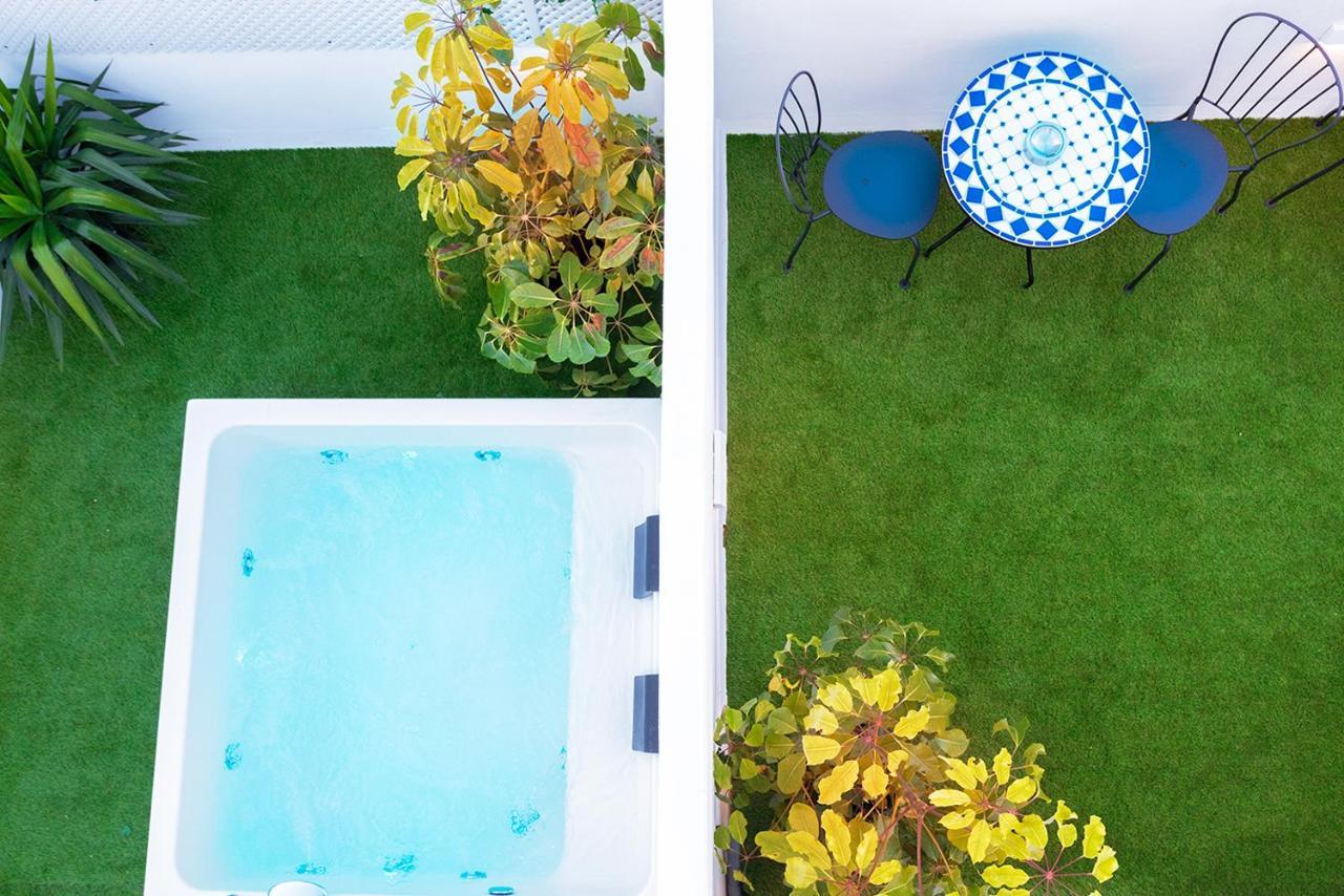 Downtown Apartment With Private Terrace & Jacuzzi Sevilla Eksteriør billede