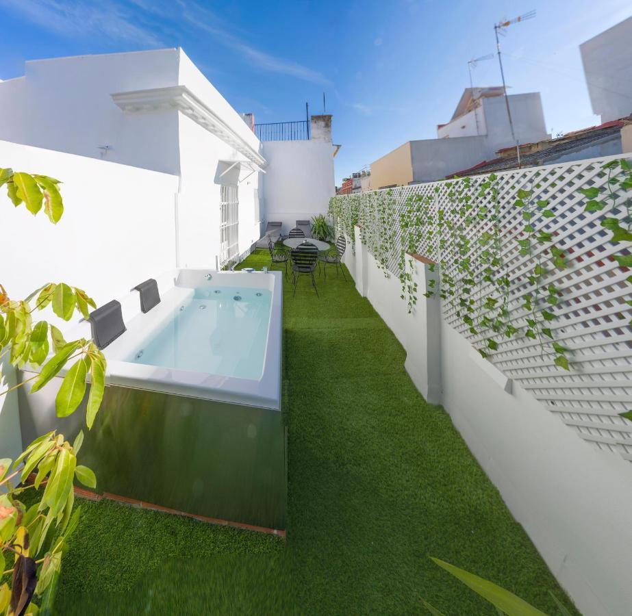 Downtown Apartment With Private Terrace & Jacuzzi Sevilla Eksteriør billede